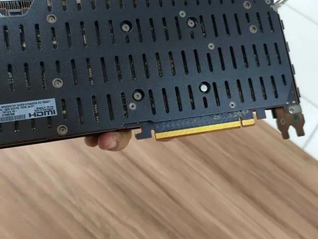 Placa de Vídeo XFX RX 7800 XT + NF - Foto 4