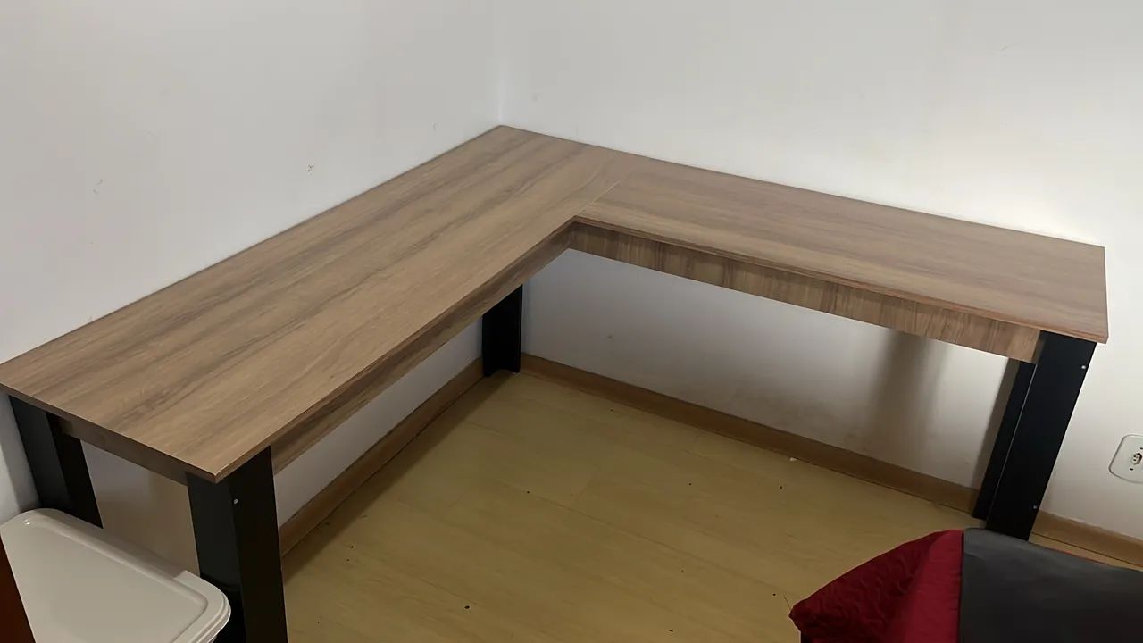 Mesa para escritório em formato L - Foto 2