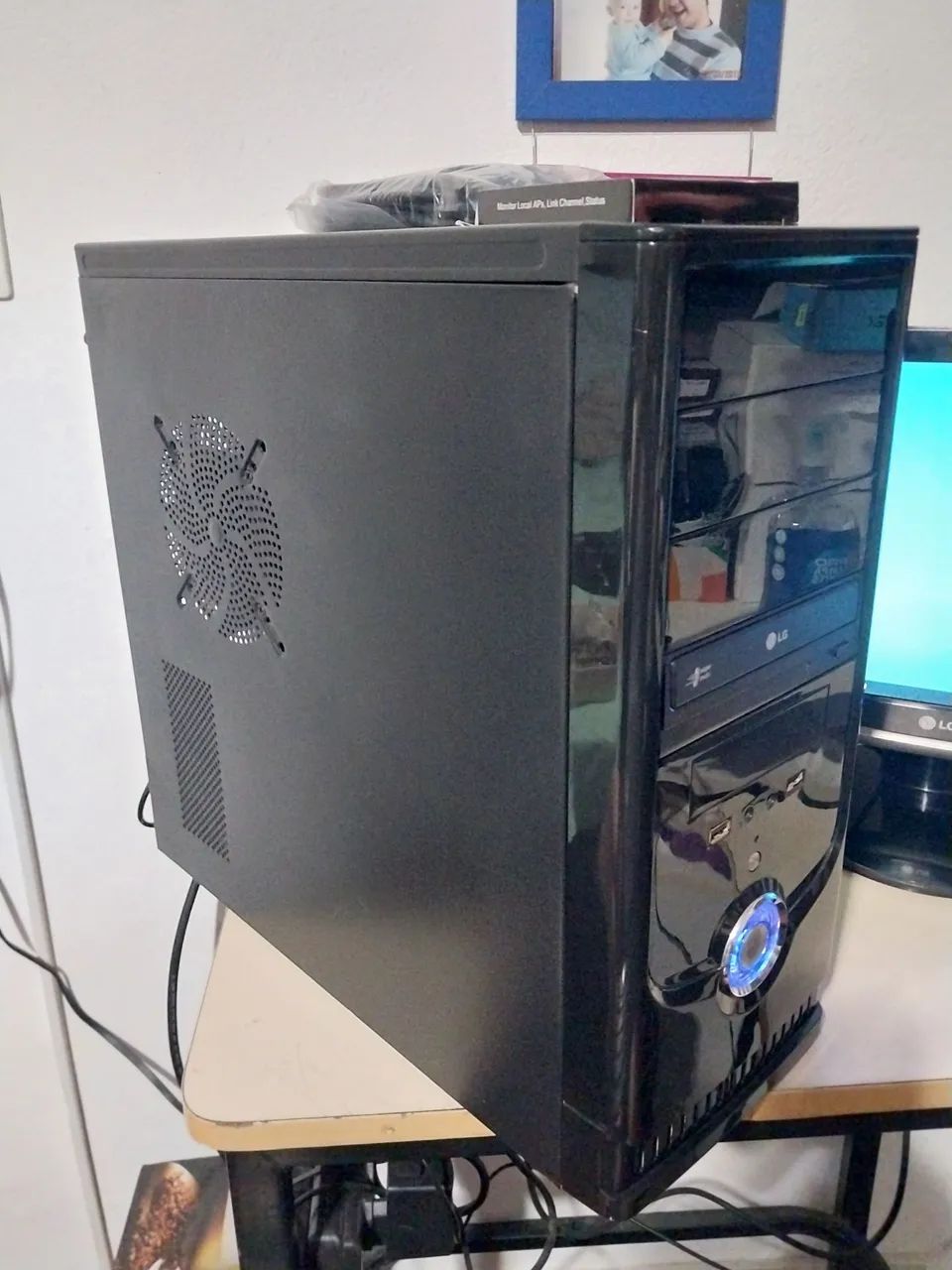 CPU grande muito bonita com Windows 10 - 4gb de ram e wi-fi 