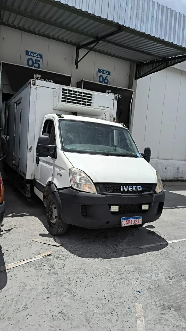 Iveco dayle 55c17 baú refrigerado e congelado