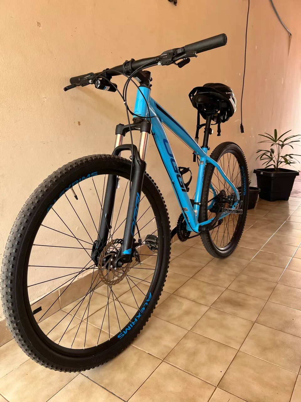 Bicicleta Oggi Hacker Sport Aro 29 Azul + Capacete e Suporte de Garrafa - Foto 2