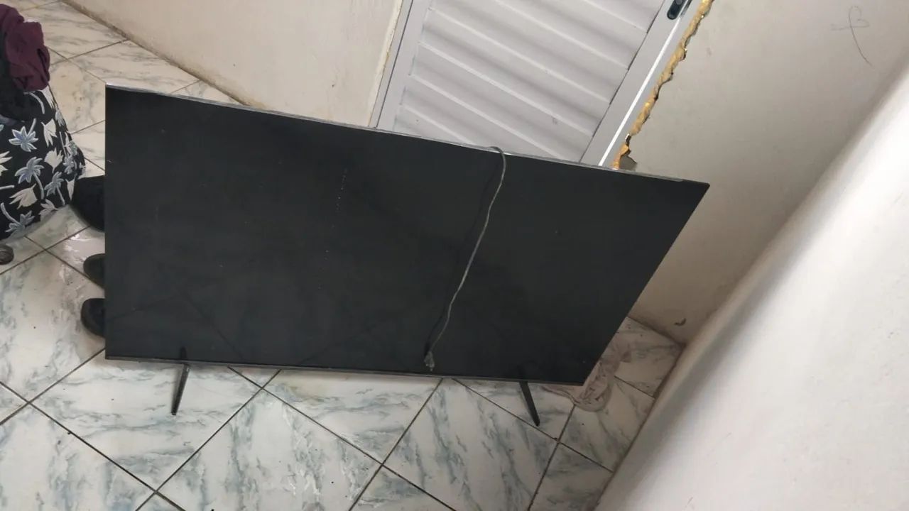 Vende-se uma televisão 