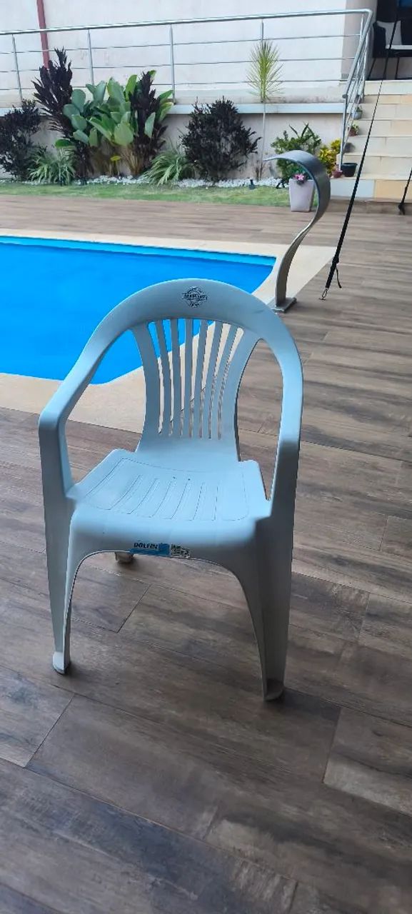 Conjunto de 6 cadeiras de plastico resistentes
