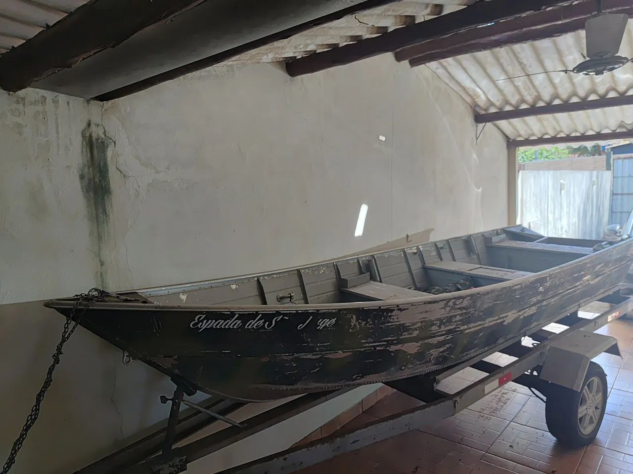 Vendo ou troco por carro ou moto Kits de pesca barco motor e carreta documentos todos ok  - Foto 6