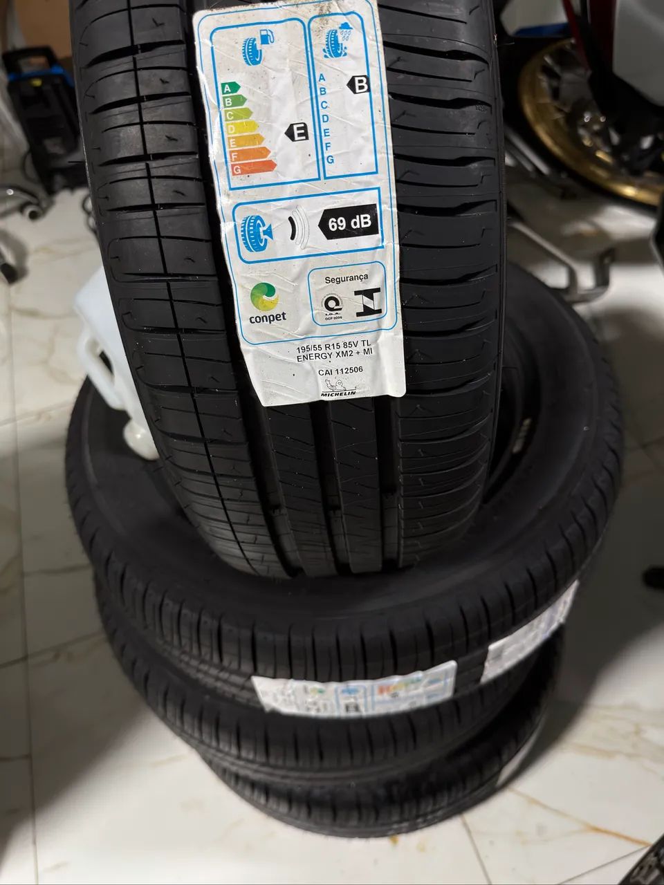 04 Pneus Michellin 195/55 R15 85V TL ENERGY XM2 - Peças para