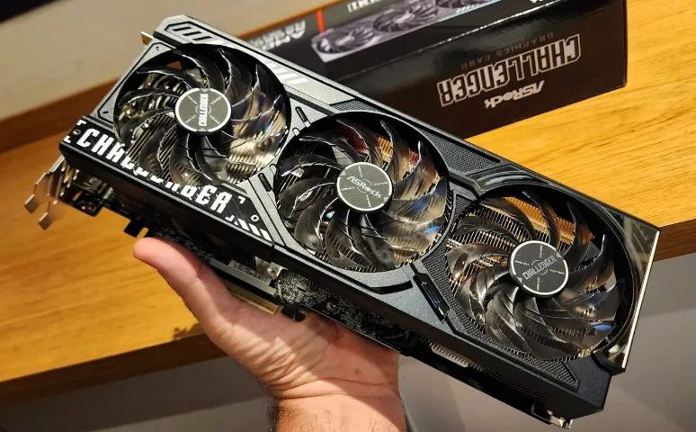 ASRock RX 9070 XT 16 GB Challenger - Foto 2