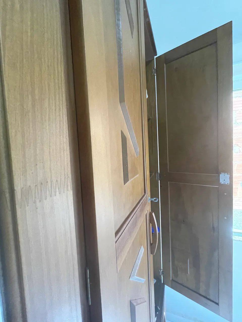 Guarda roupa de madeira  - Foto 3