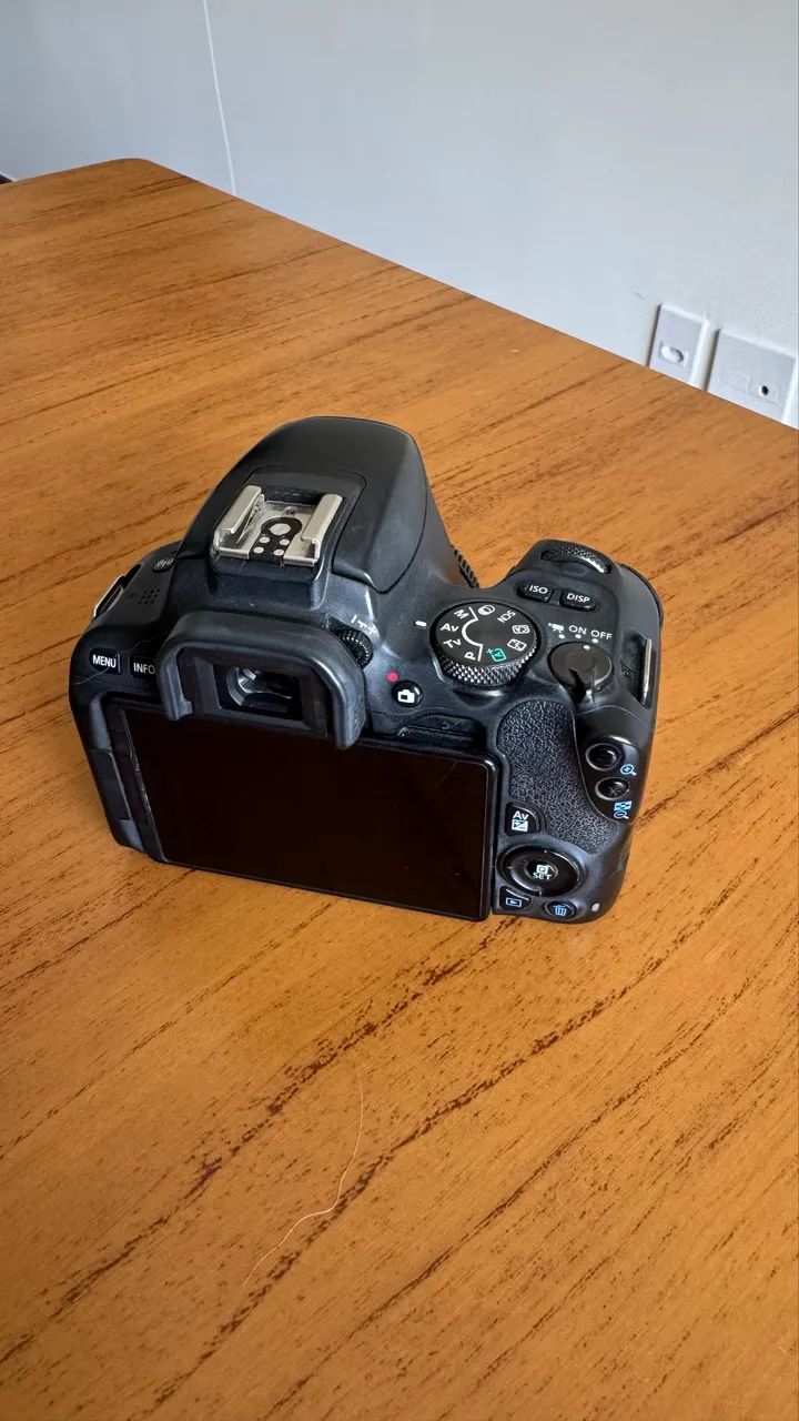 Câmera Canon SL2 (corpo)