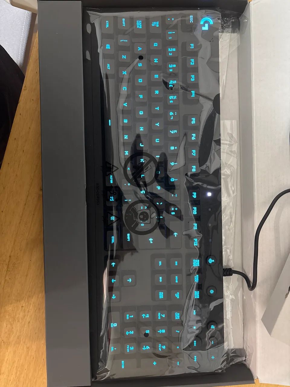 Teclado Logitech G213 ESTADO NOVO - Foto 2
