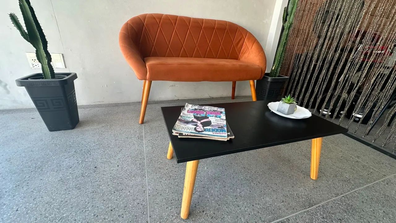 Namoradeira + mesa de centro 