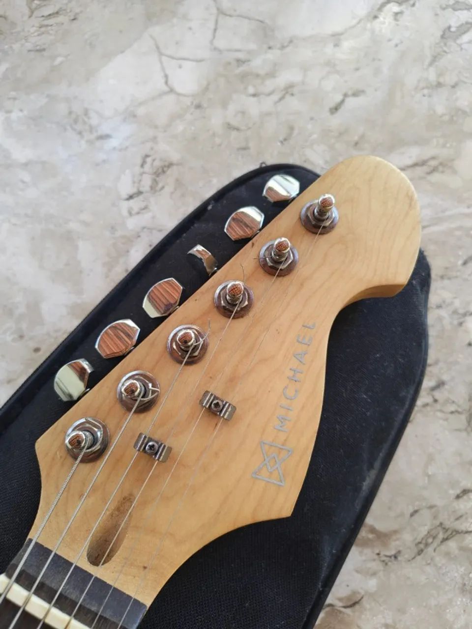 Guitarra Michael  - Foto 3