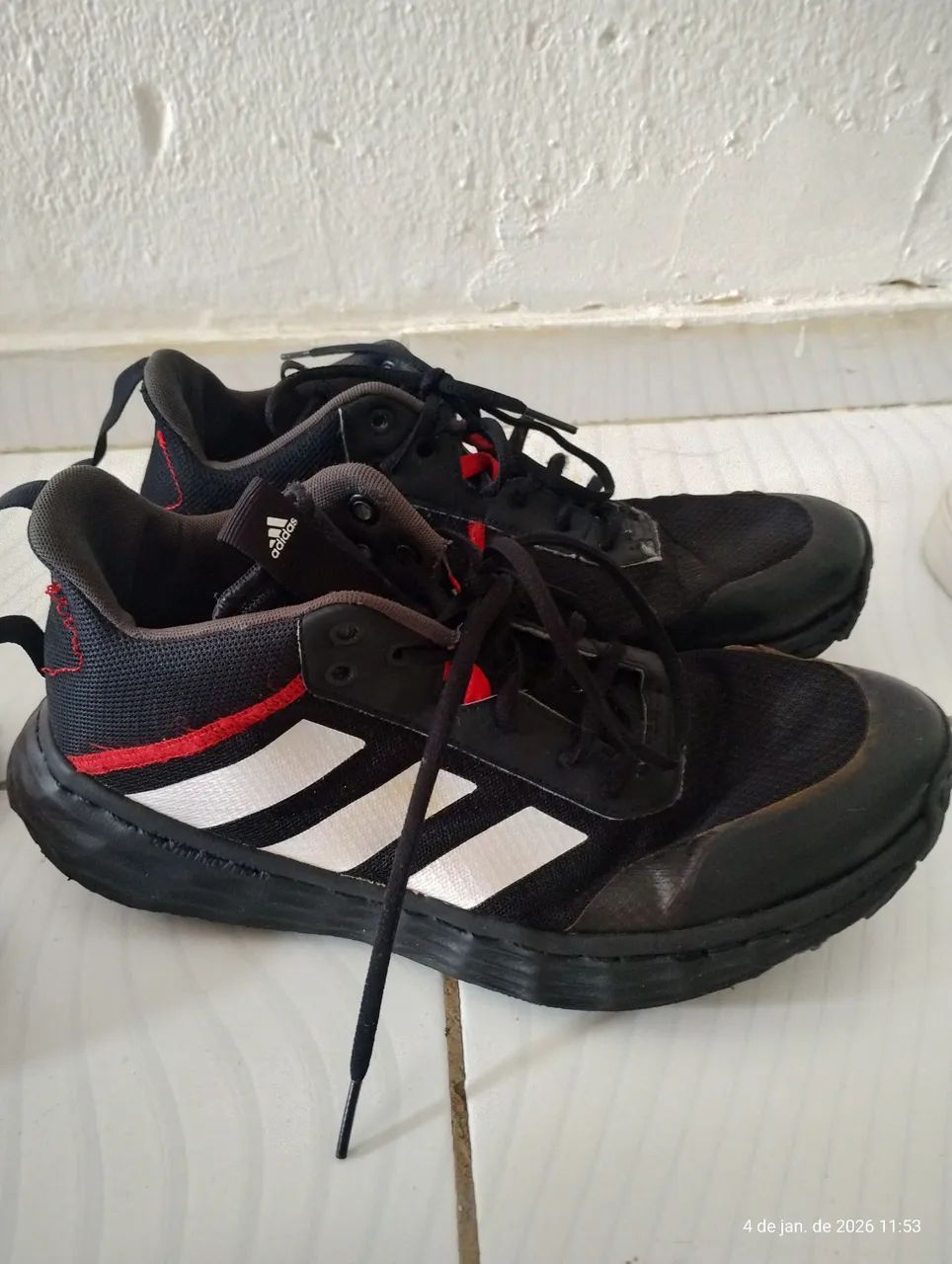 Tênis Adidas numeração 42 