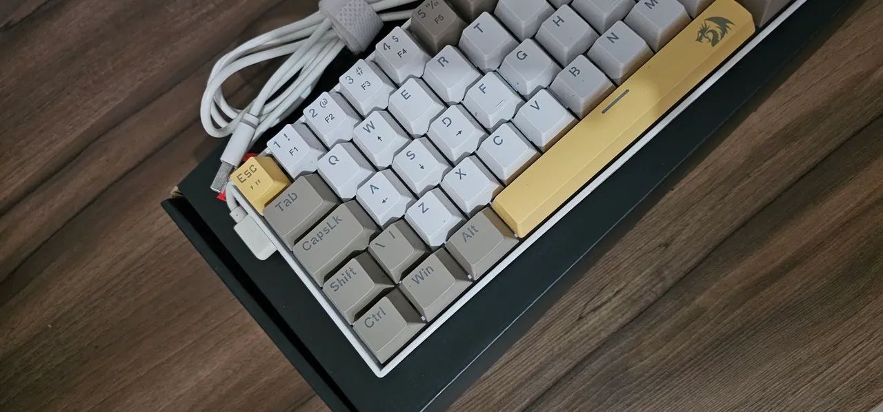 Teclado Red Dragon Lakshmi switch brown - Periféricos e Acessórios