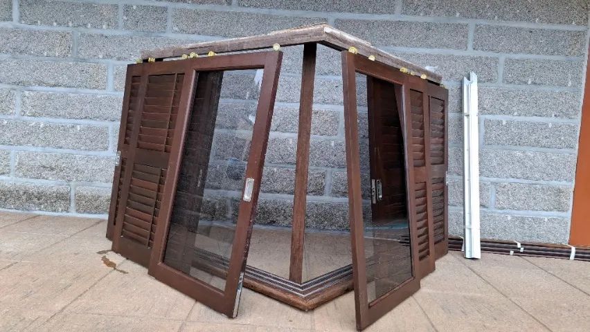 Janela de madeira de canto - Foto 2