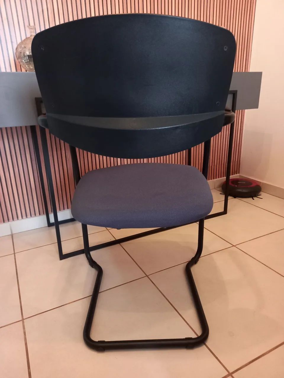 Cadeira fixa com braço  - Foto 5