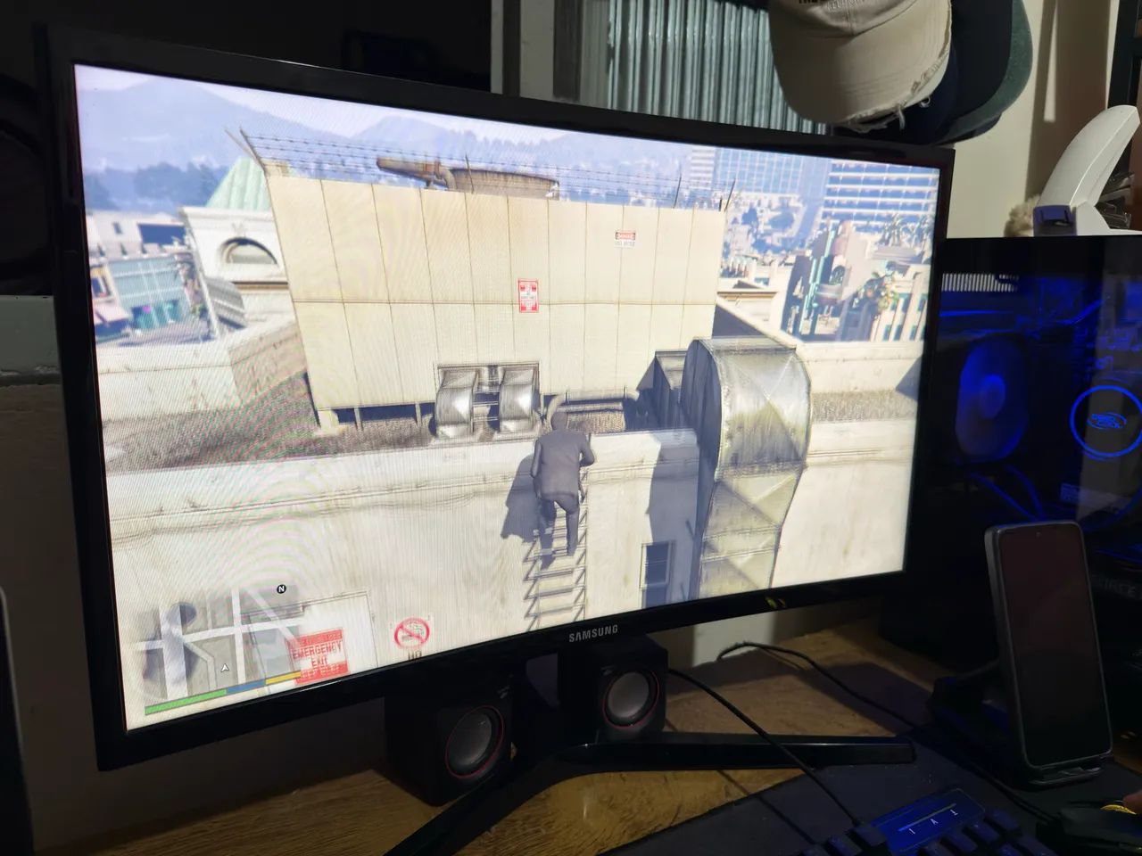 Monitor Gamer Curvo Samsung Odyssey 23,5 - Foto 2
