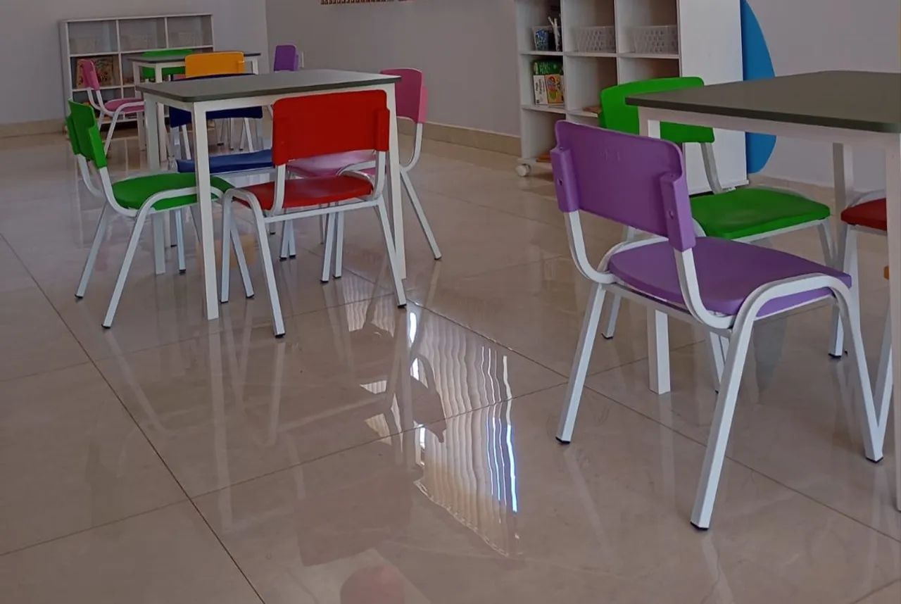 Conjunto de mesa que acompanha 6 cadeiras  - Foto 4