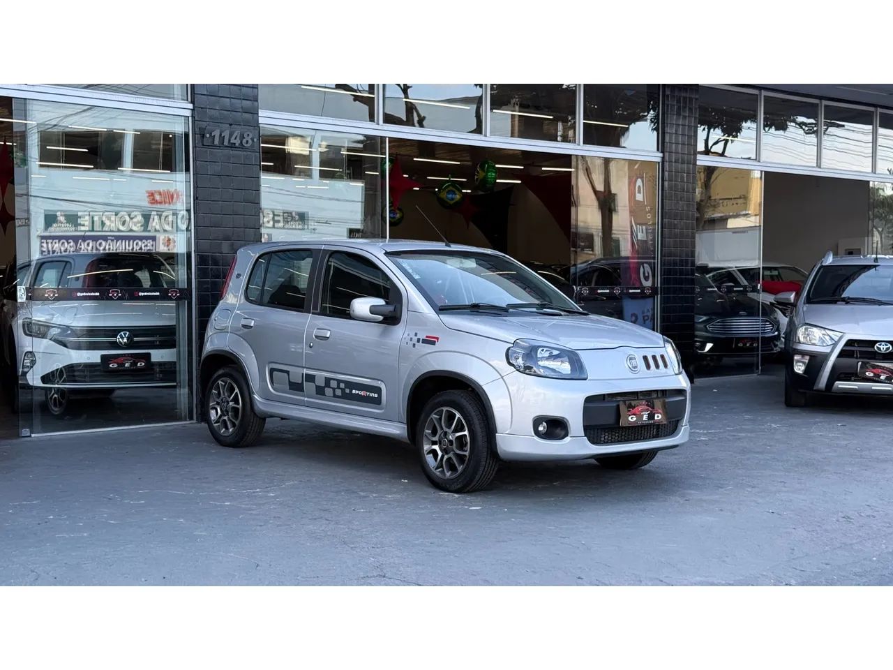 Fiat Uno Sporting 1.4 EVO Fire Flex 8V 4P 2012 - Foto 3