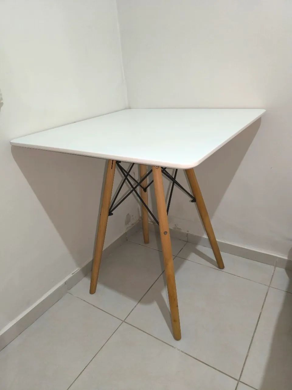 Mesa Eiffel 70cm branca - Semi nova - Foto 2