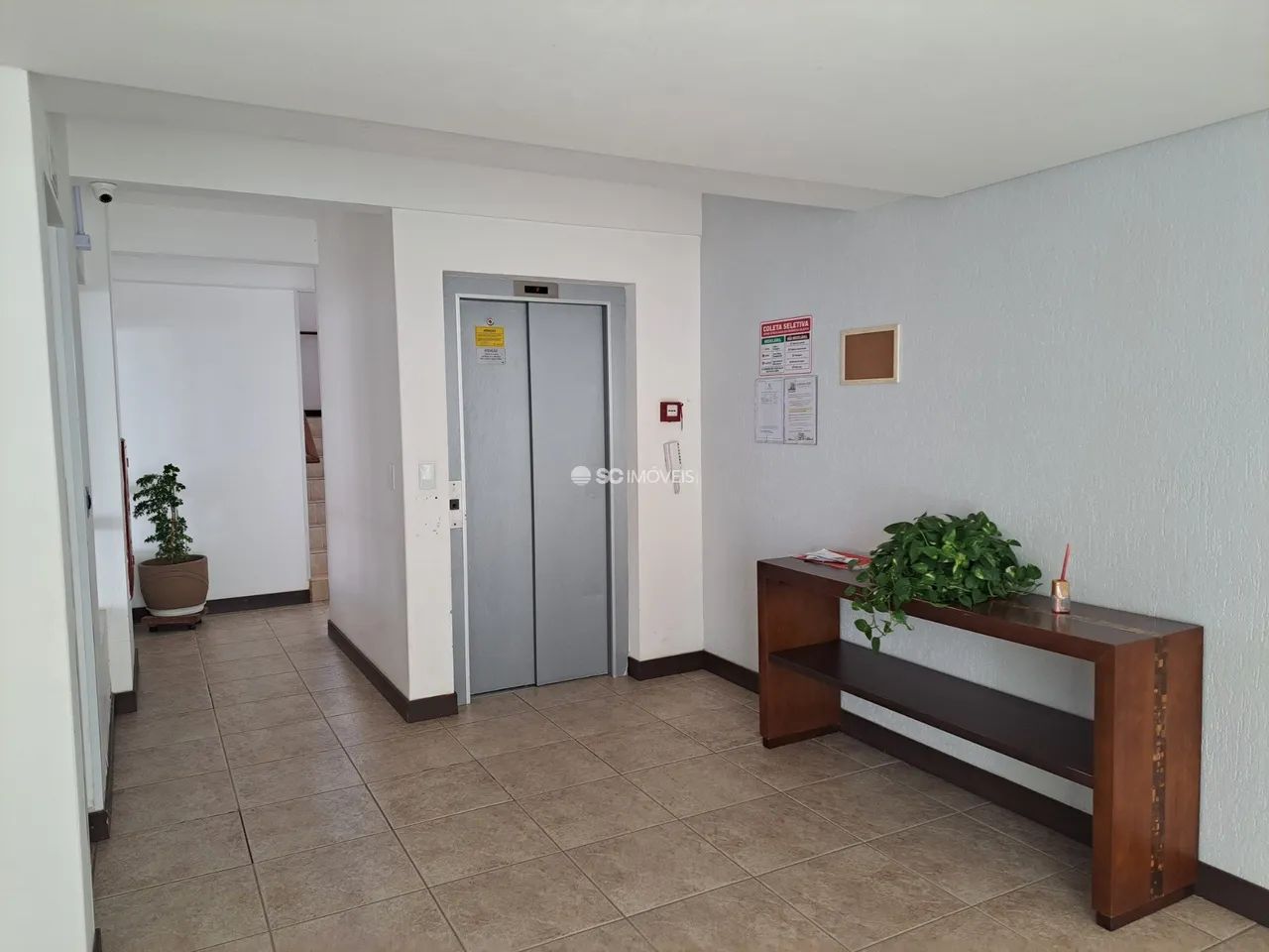 Apartamento ensolarado 2 dormitórios em área nobre - Foto 3