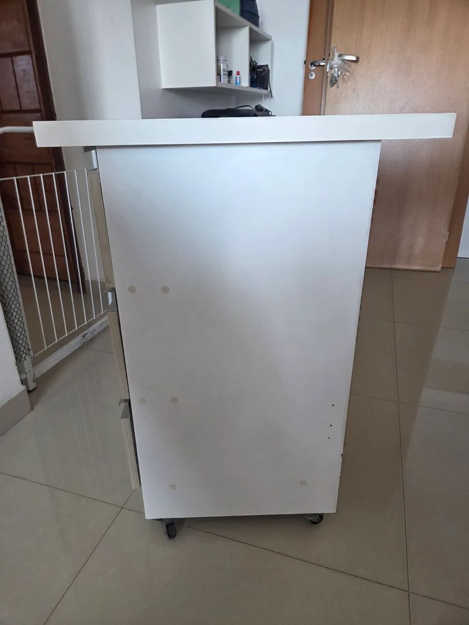 Mesa de escritório com gavetas - Foto 3