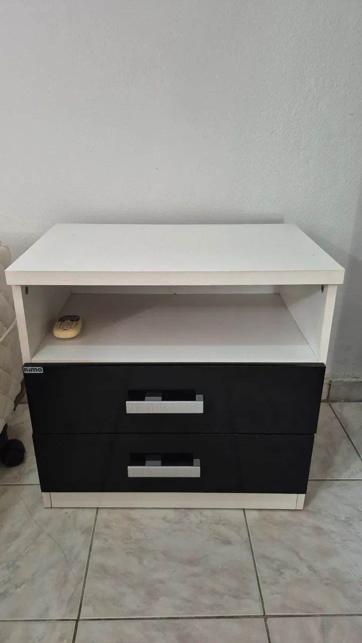 Mesa de cabeceira/ Criado-mudo acabamento bicolor  - Foto 3
