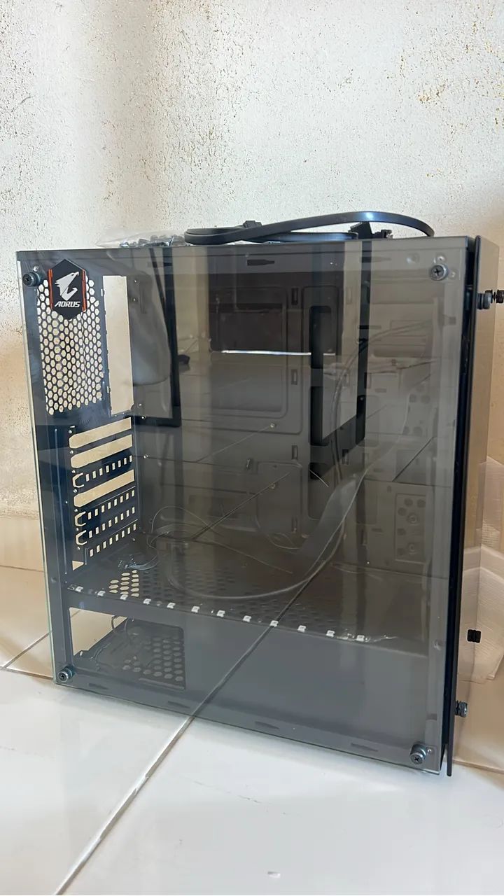 Gabinete Lateral em Vidro Mid Tower