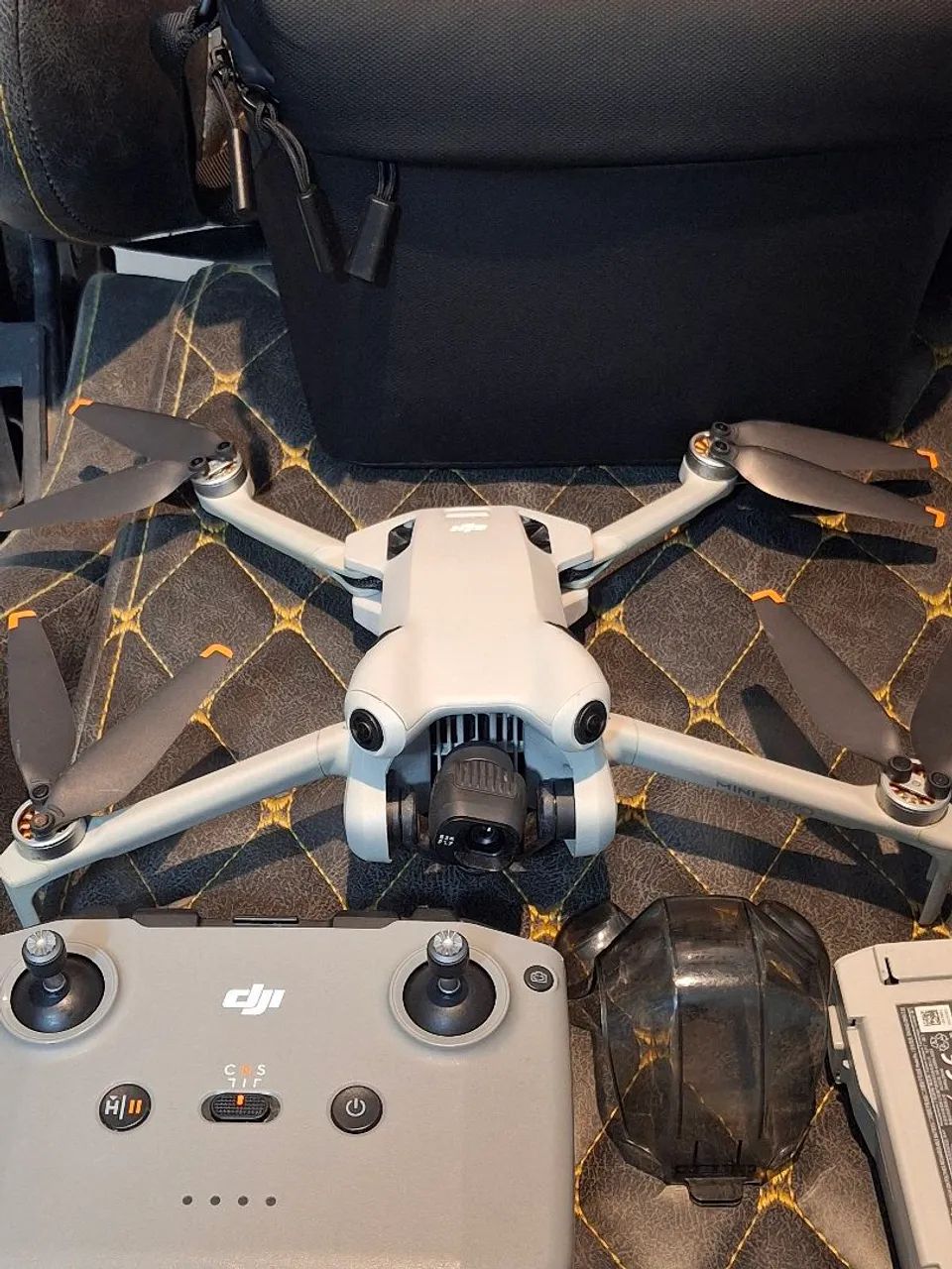 DRONE DJI MINI 4 PRO COMBO PLUS EXTREMAMENTE NOVO! - Foto 2