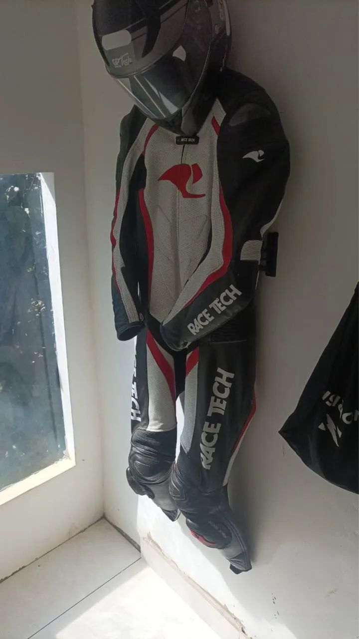 macacão RACE TECH COURO