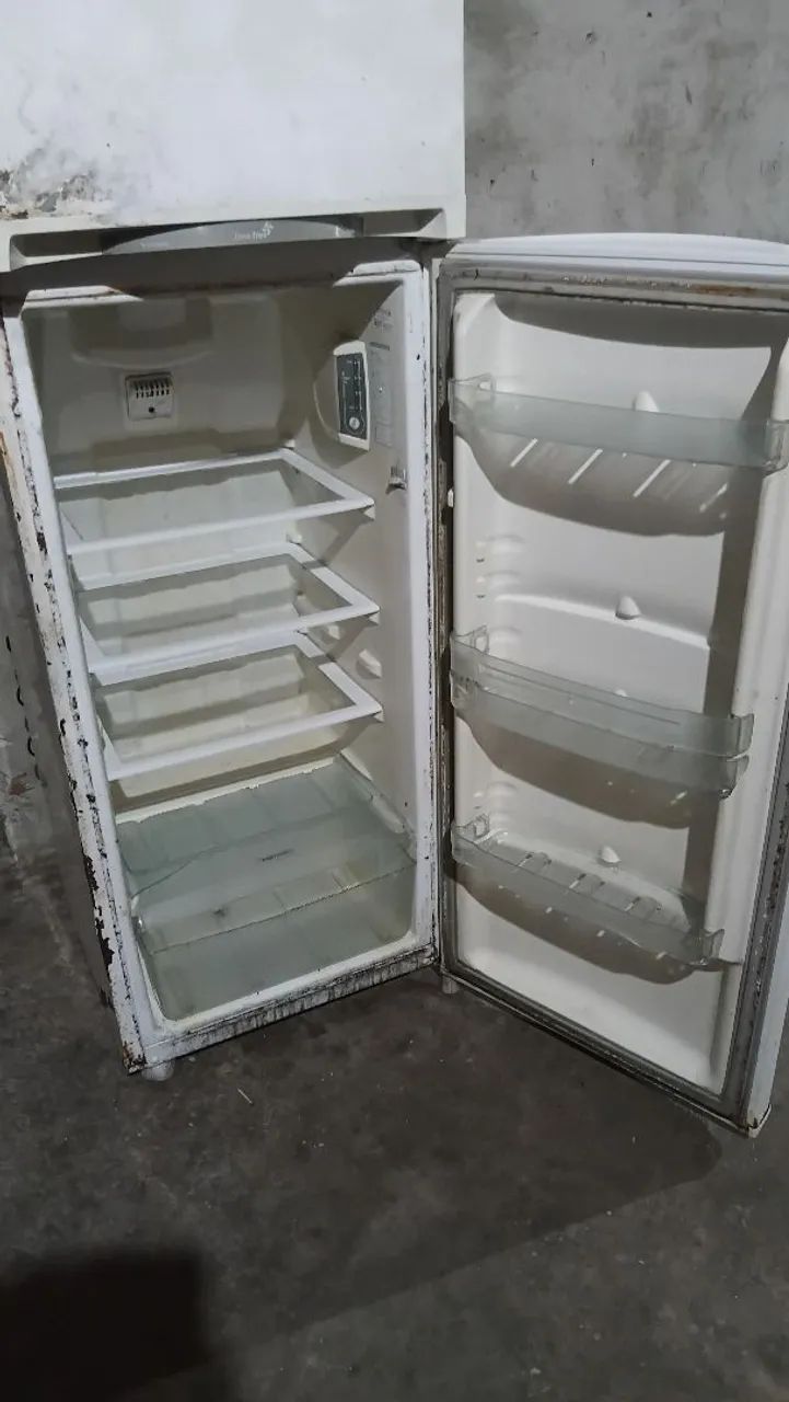 Vendo geladeira 