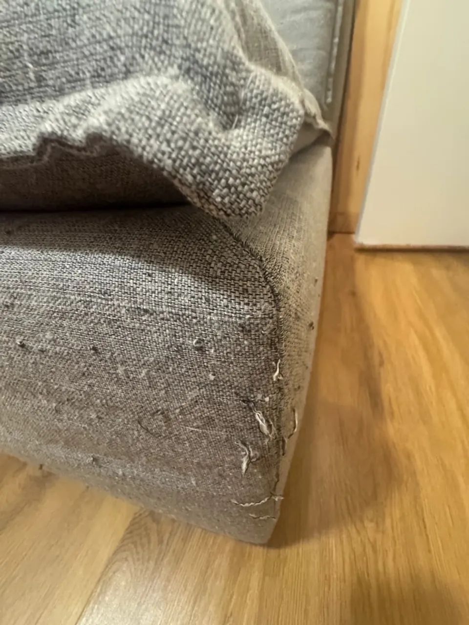 Vendo sofa cama linho 3 lugares - Foto 2