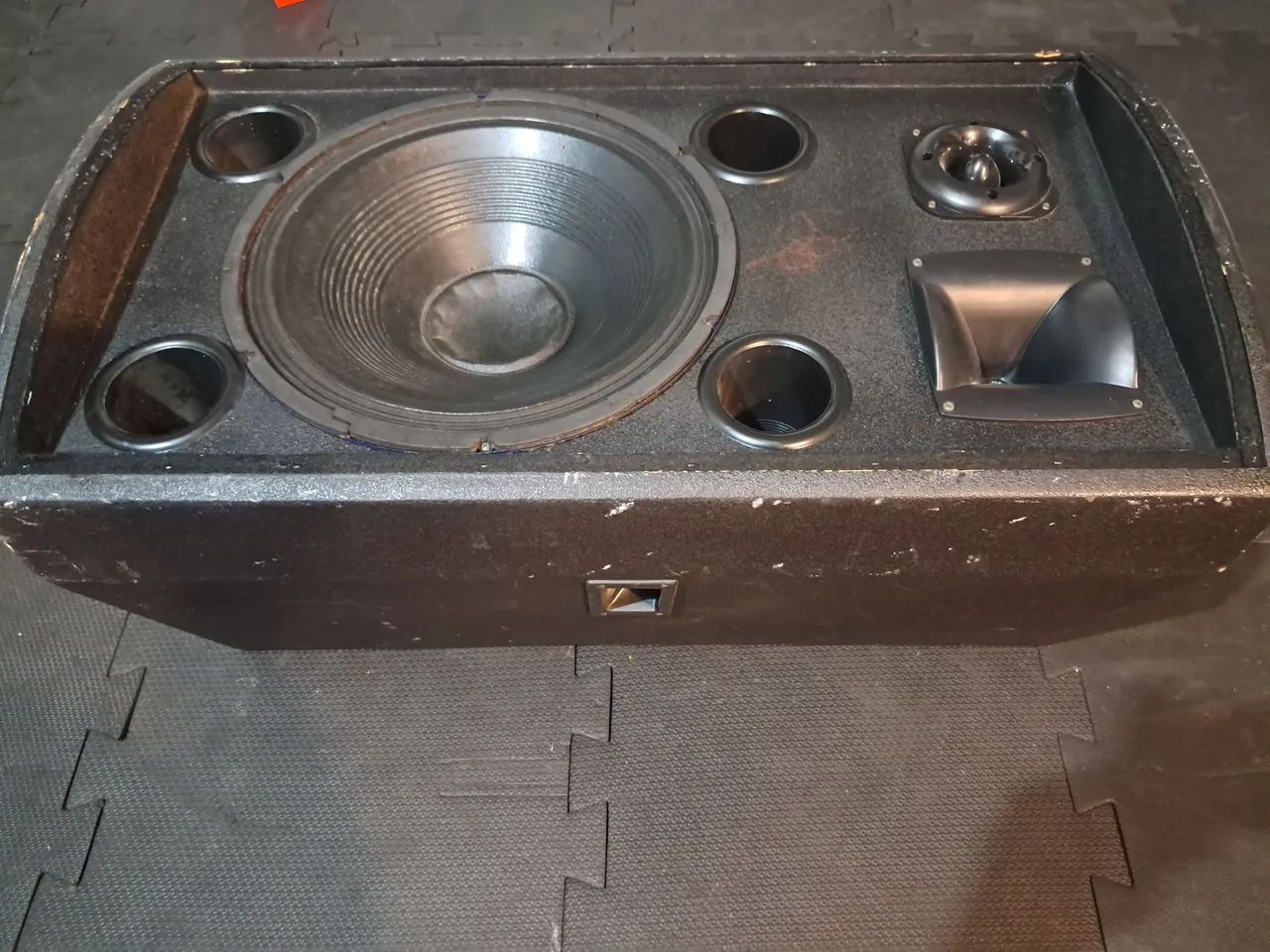 Par de PAs marca SCR 200W RMS completas com twiter, corneta e auto falantes de 12" - Foto 3
