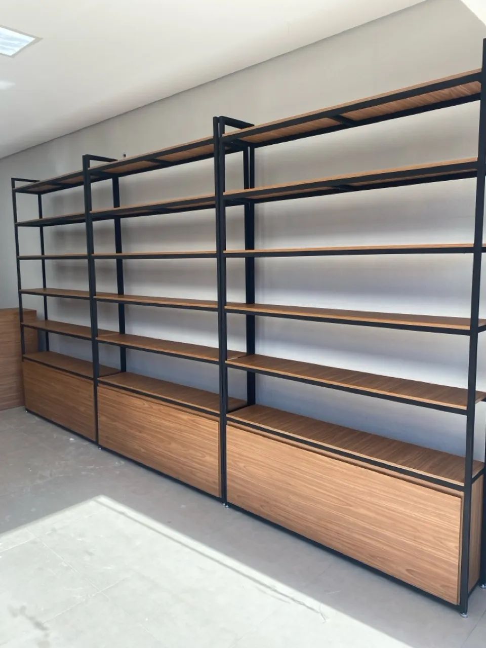 Prateleiras estilo industrial