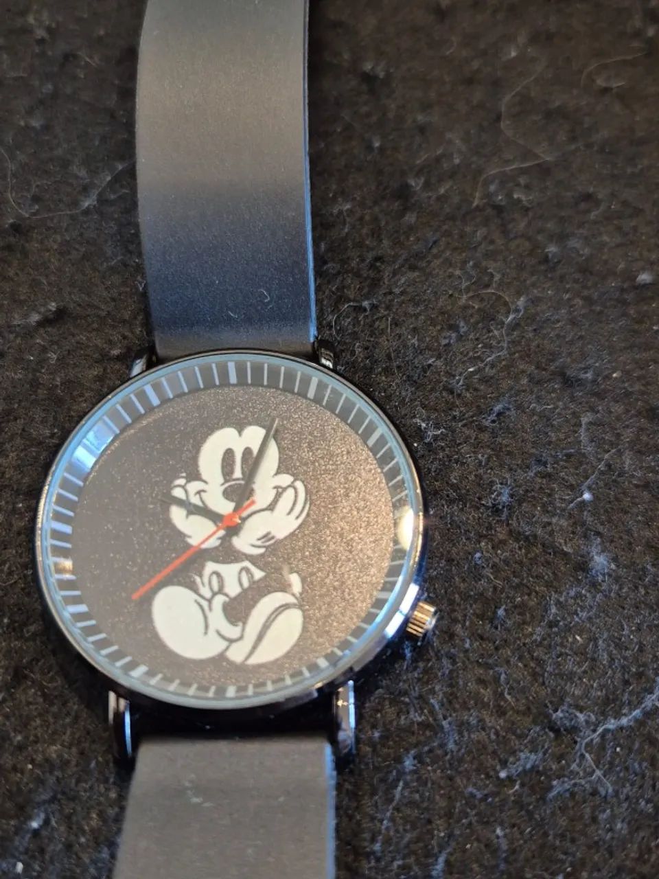 Relogio do mickey com pulseira em borracha lindo (novissimo) - Foto 3