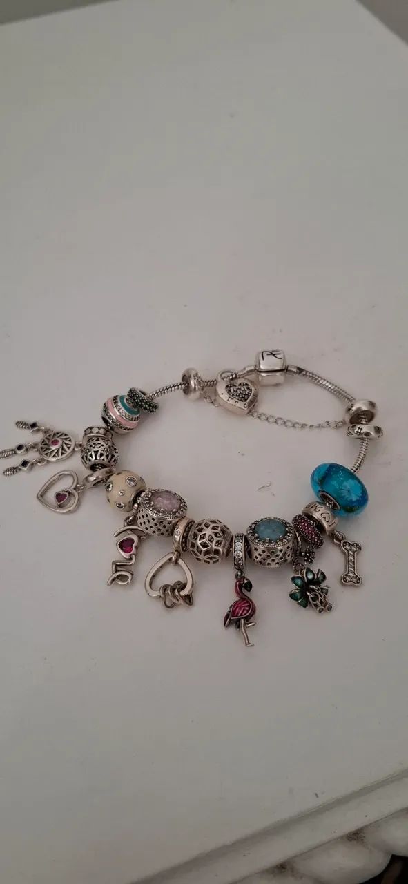 Pulseira de Prata Com Berloques