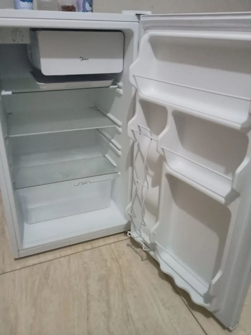 Frigobar Midea 124 litros - Foto 2