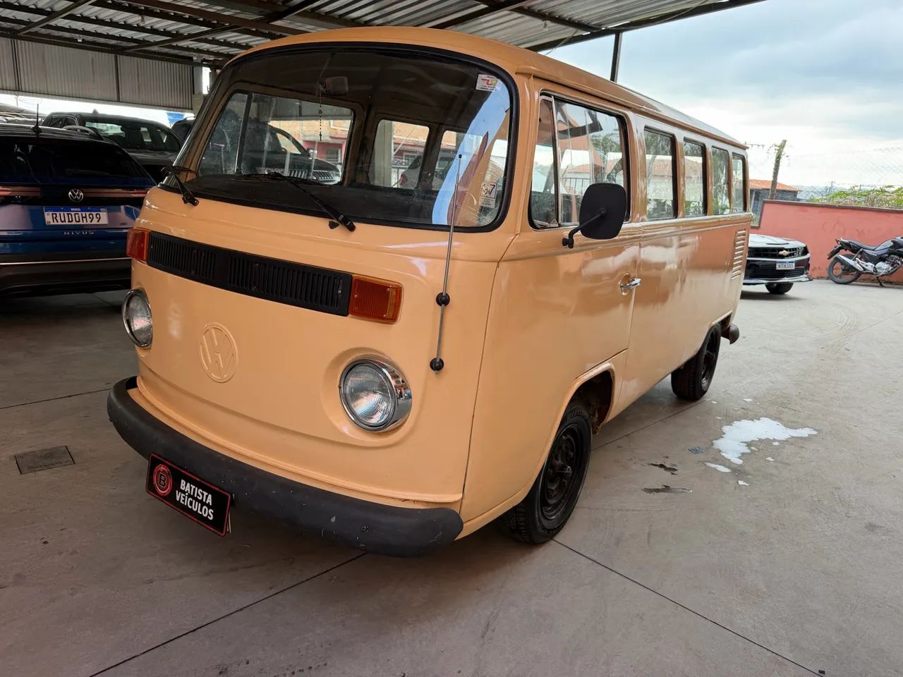 Volkswagen Kombi Standard/ Luxo/ Serie Prata 1980