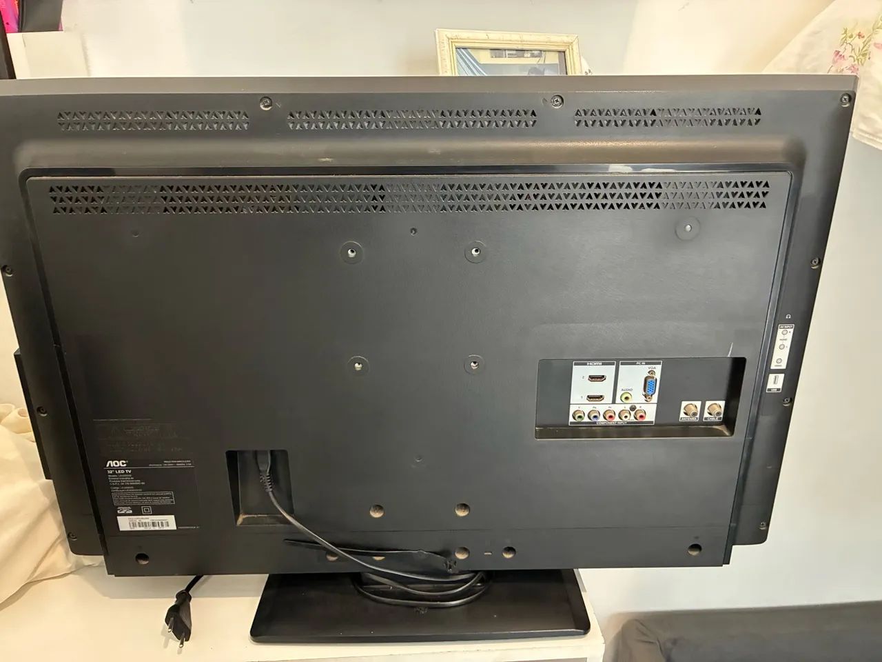 TV LED 32" AOC (Modelo LE32D0330) - Foto 2