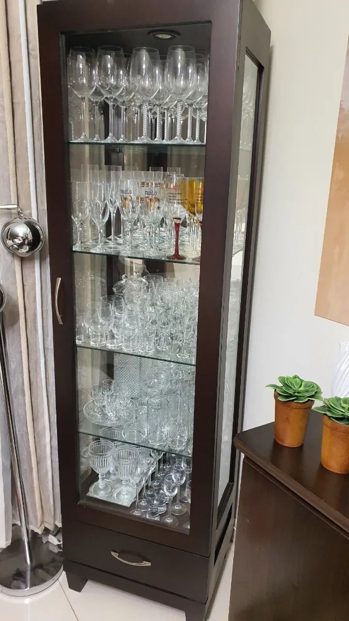 Vendo uma Cristaleira para sala
