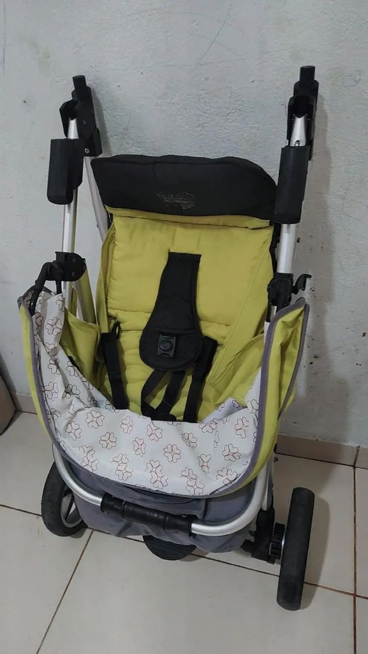Carrinho de Bebê importado Compacto e Confortável - Foto 3