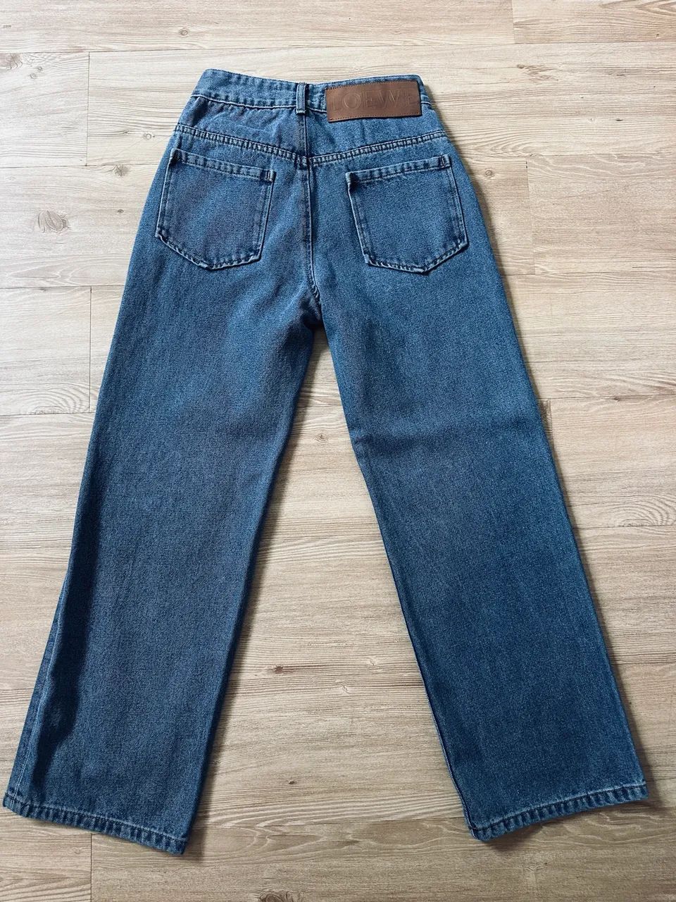 Calça jeans bordado loewe - Foto 3