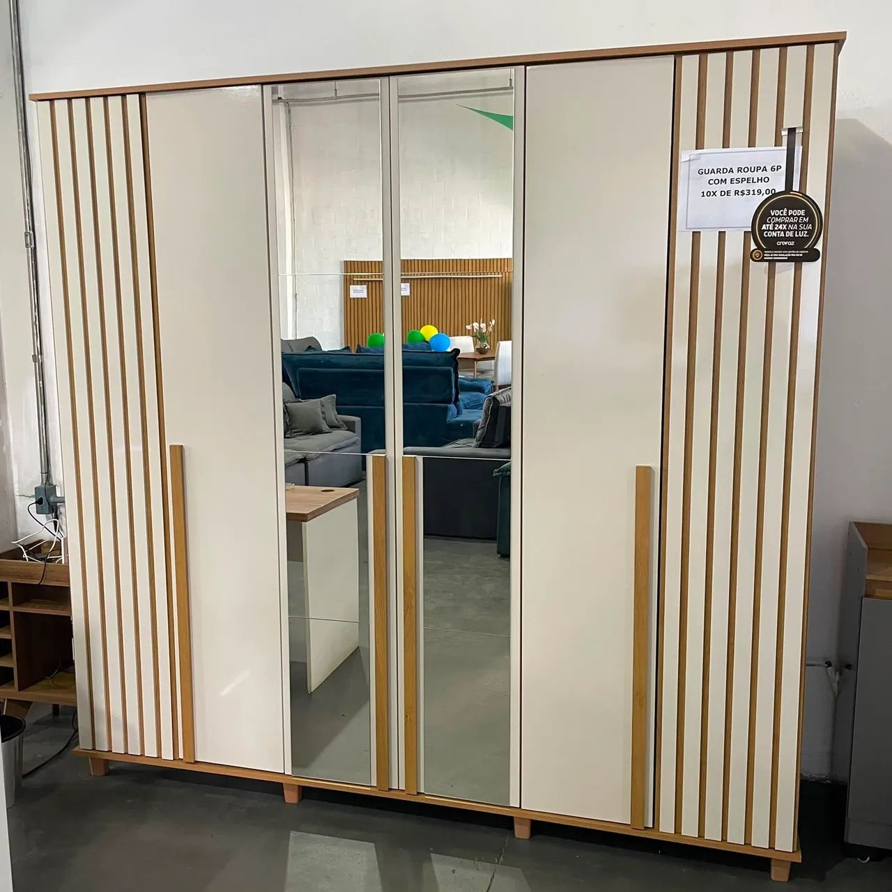 Guarda roupa 6 portas com espelho 