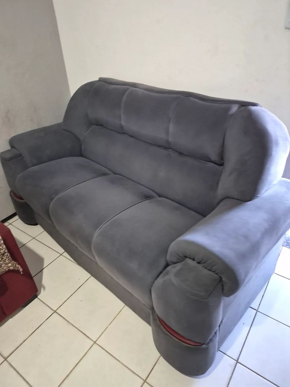 Sofá que acompanha duas poltronas  - Foto 3