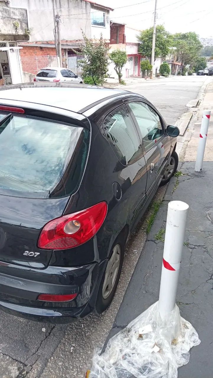 Peugeot 207 XR 1.4 FLEX 8V 3P 2011