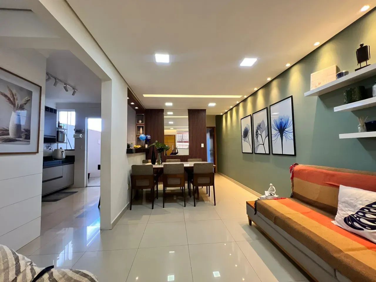 Casa com 3 quartos sendo 1 suíte 3 banheiros 2 vagas - Foto 2