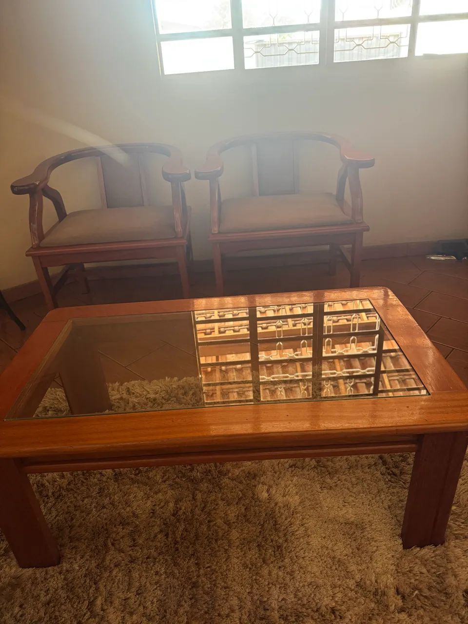 Conjunto de Sala em Madeira Maciça - 2 Poltronas + Mesa de Centro