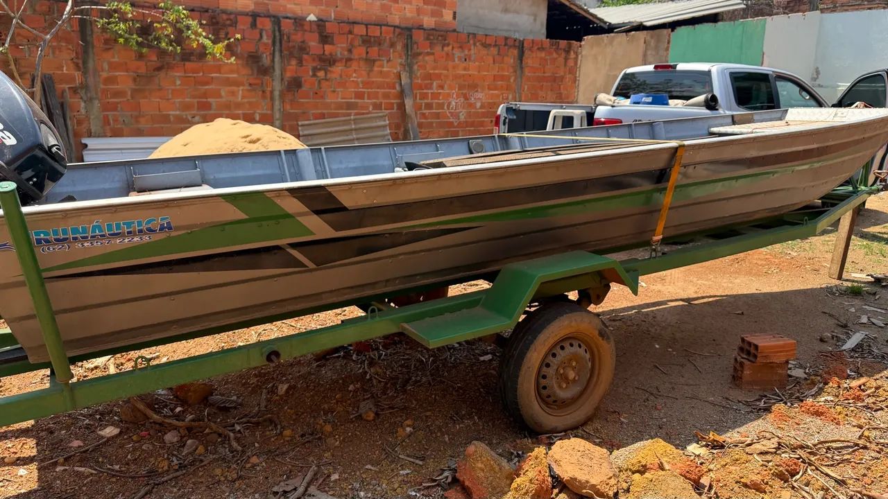 VENDO CANOA COM MOTOR DE 15 TOYAMA - Foto 2