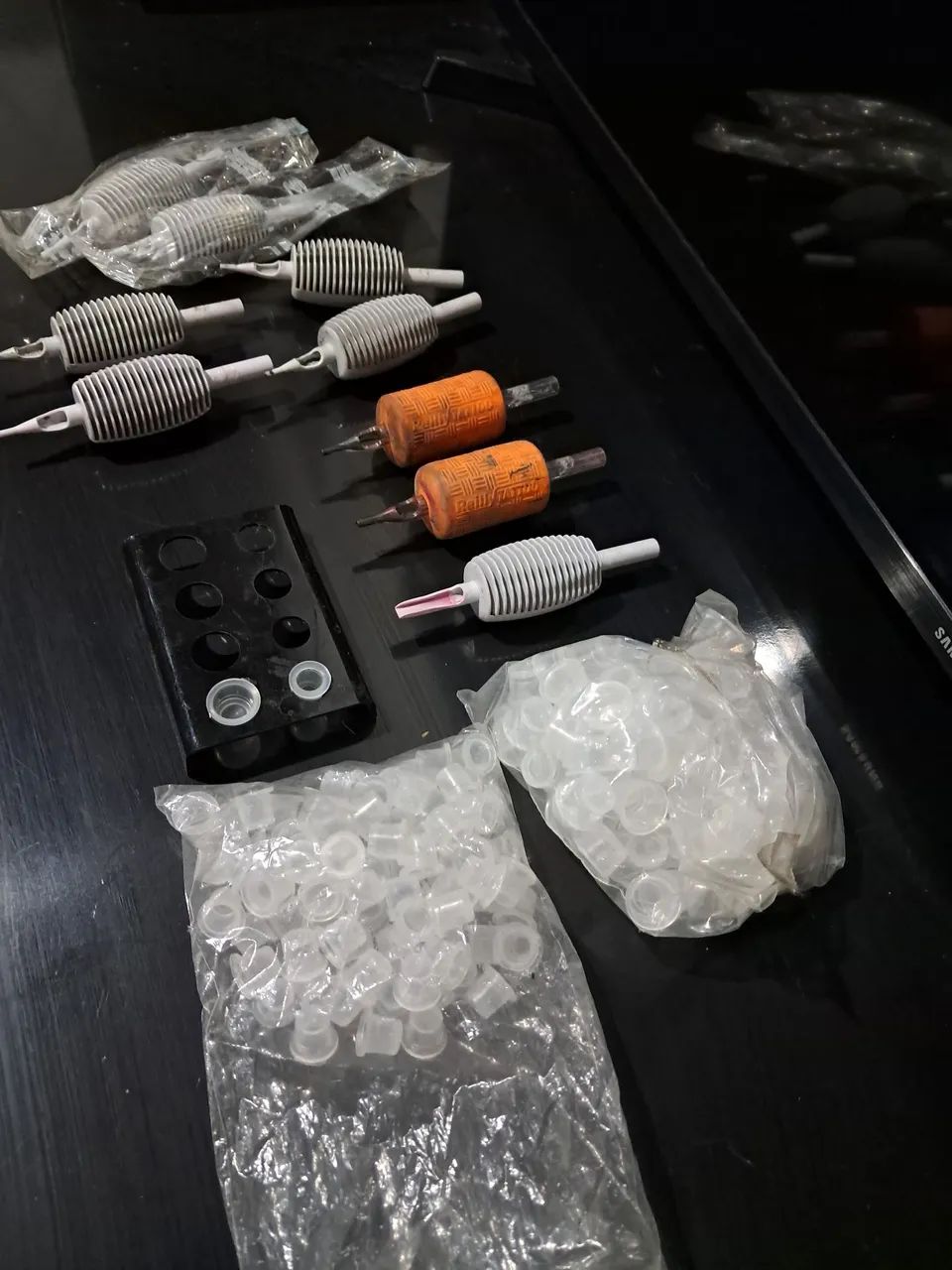 Lote com consumíveis de tatuagem - para estudo - Foto 4