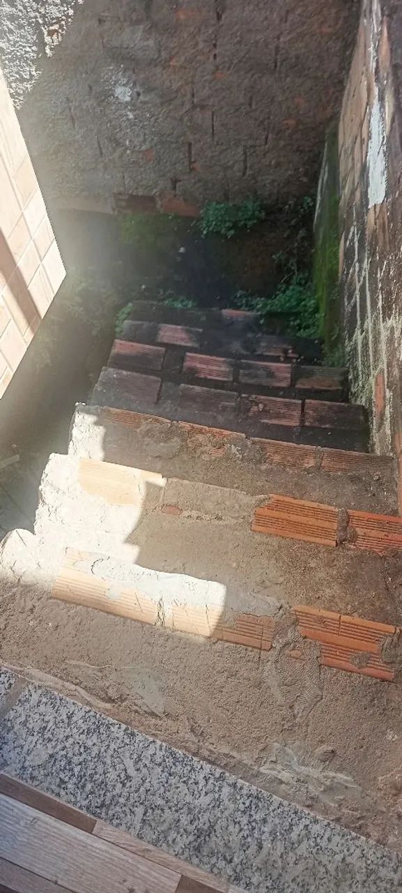Vende se duas casa ?