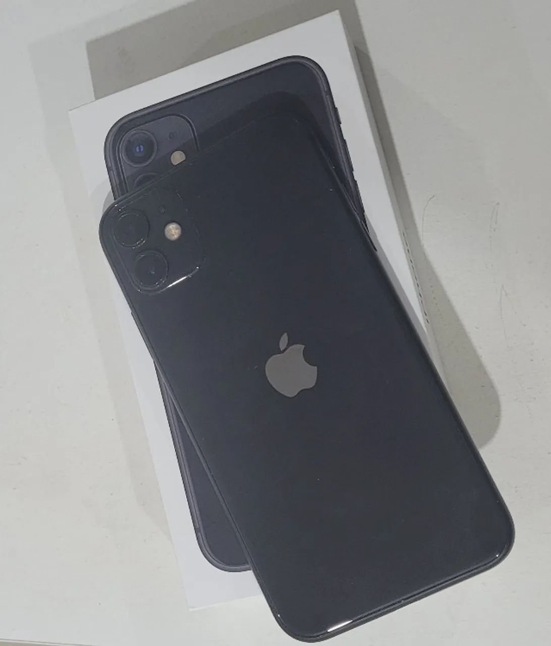iPhone 11 128GB Preto - Muito Bem Conservado + Brindes